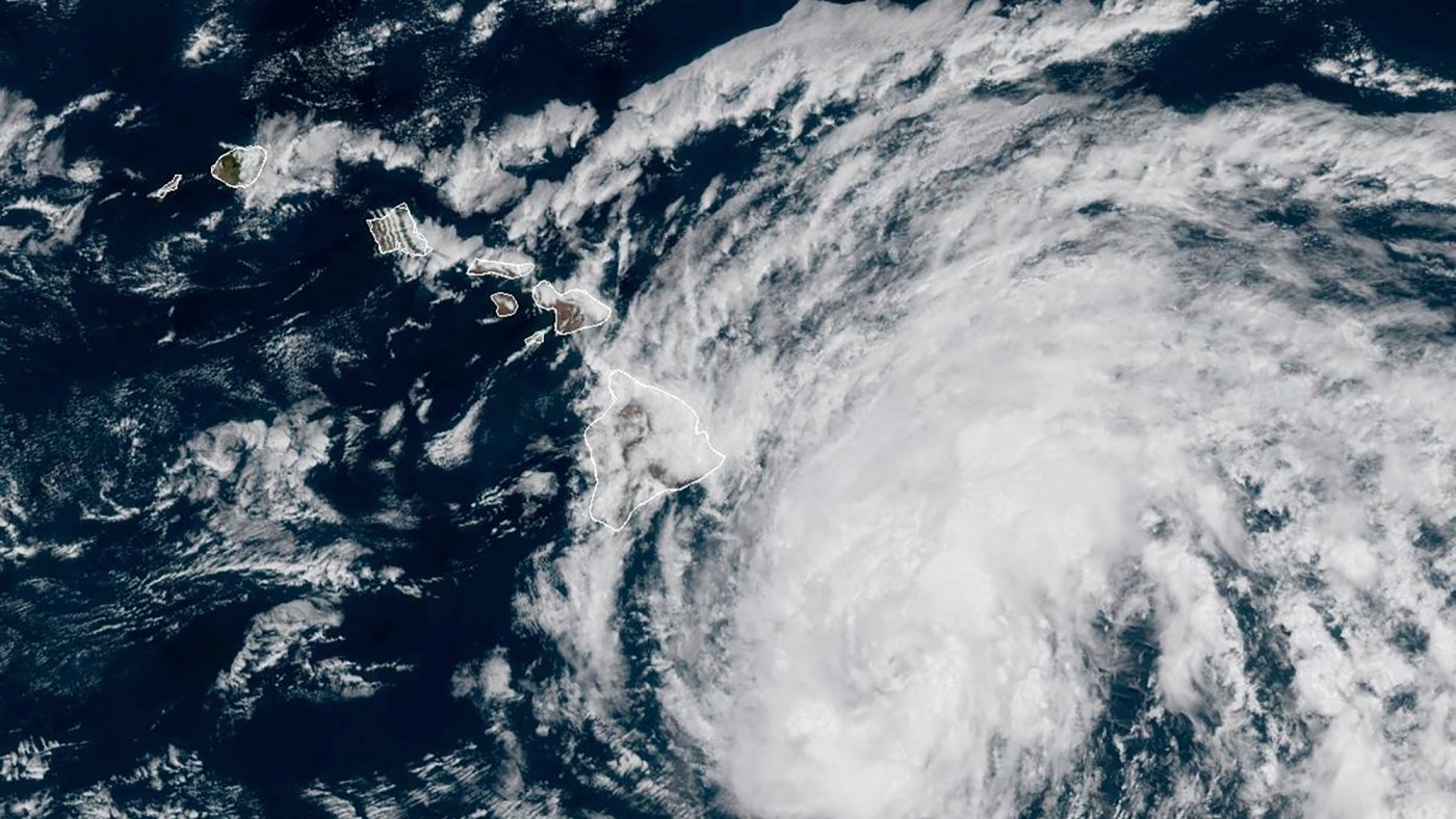 Tropical Storm Hone steadily approaches Hawaii, threatening floods and fires