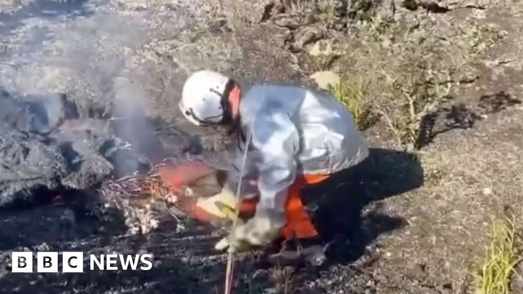 Scientists collect lava from Kilauea volcano eruption