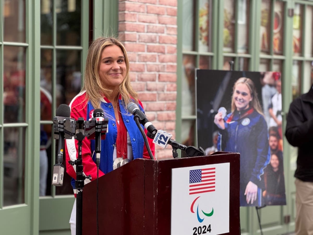 A Hero's Welcome: Paralympic Swimmer Ali Truwit Celebrated In Darien