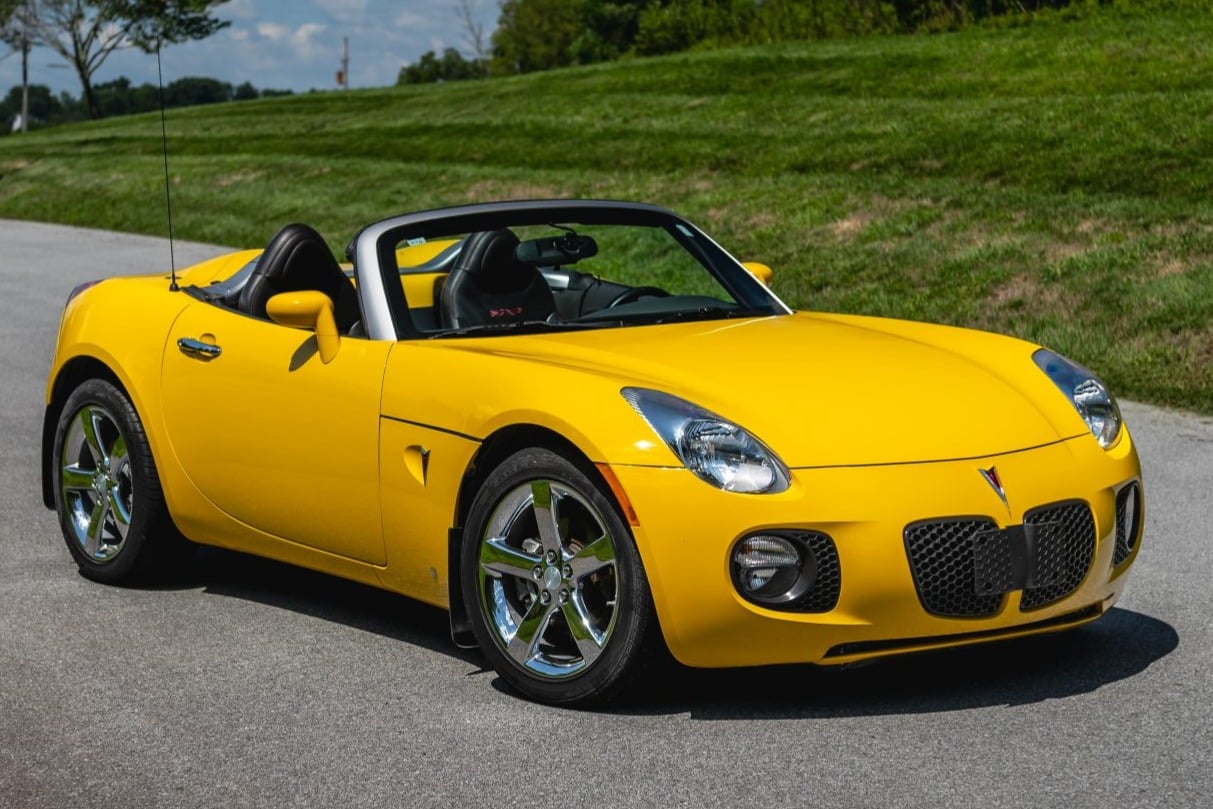 10k-Mile 2008 Pontiac Solstice GXP at No Reserve