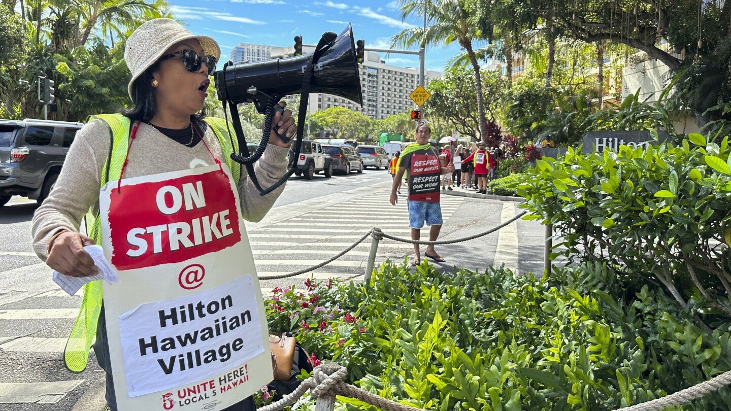 Union workers at Hawaii's largest hotel go on strike