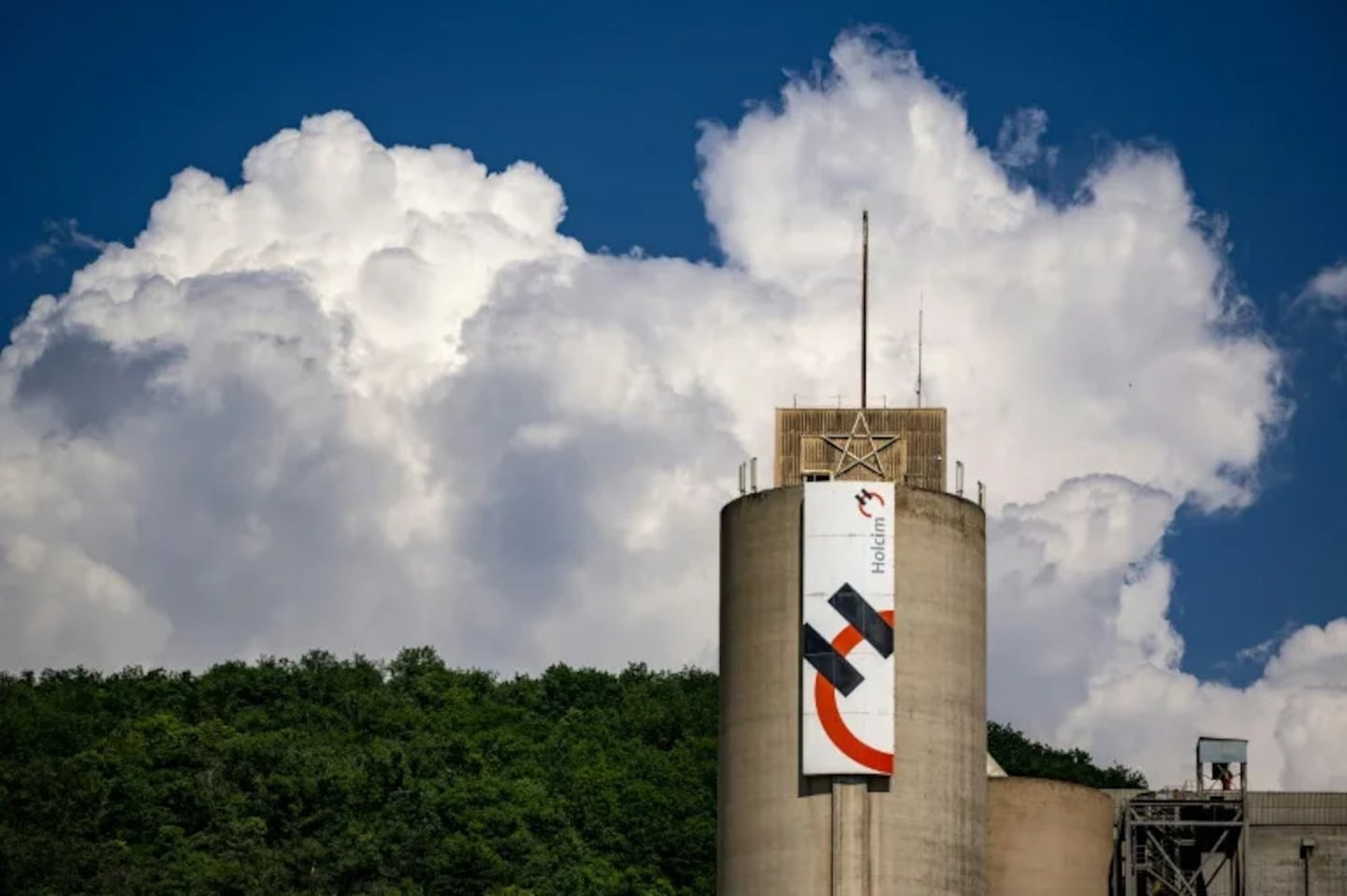 Holcim compra operación de Cemex en Guatemala