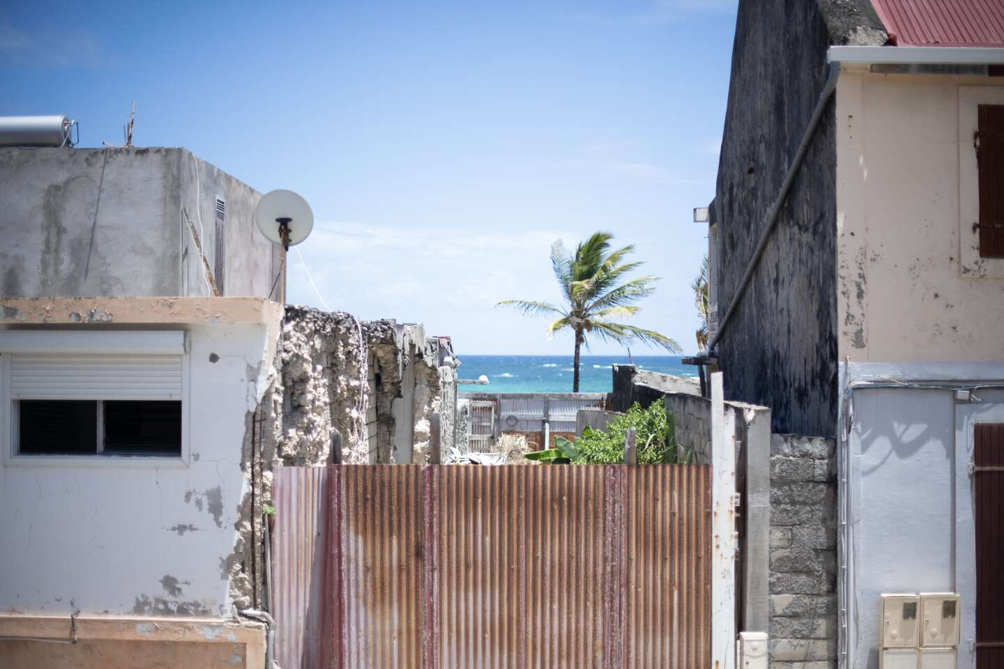 A la Guadeloupe, le long chemin de la régularisation des occupations illégales de la bande littorale