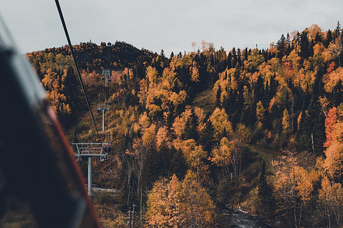 Minnesota Ski Resort Offering Gondola Rides for Fall Color Hunter