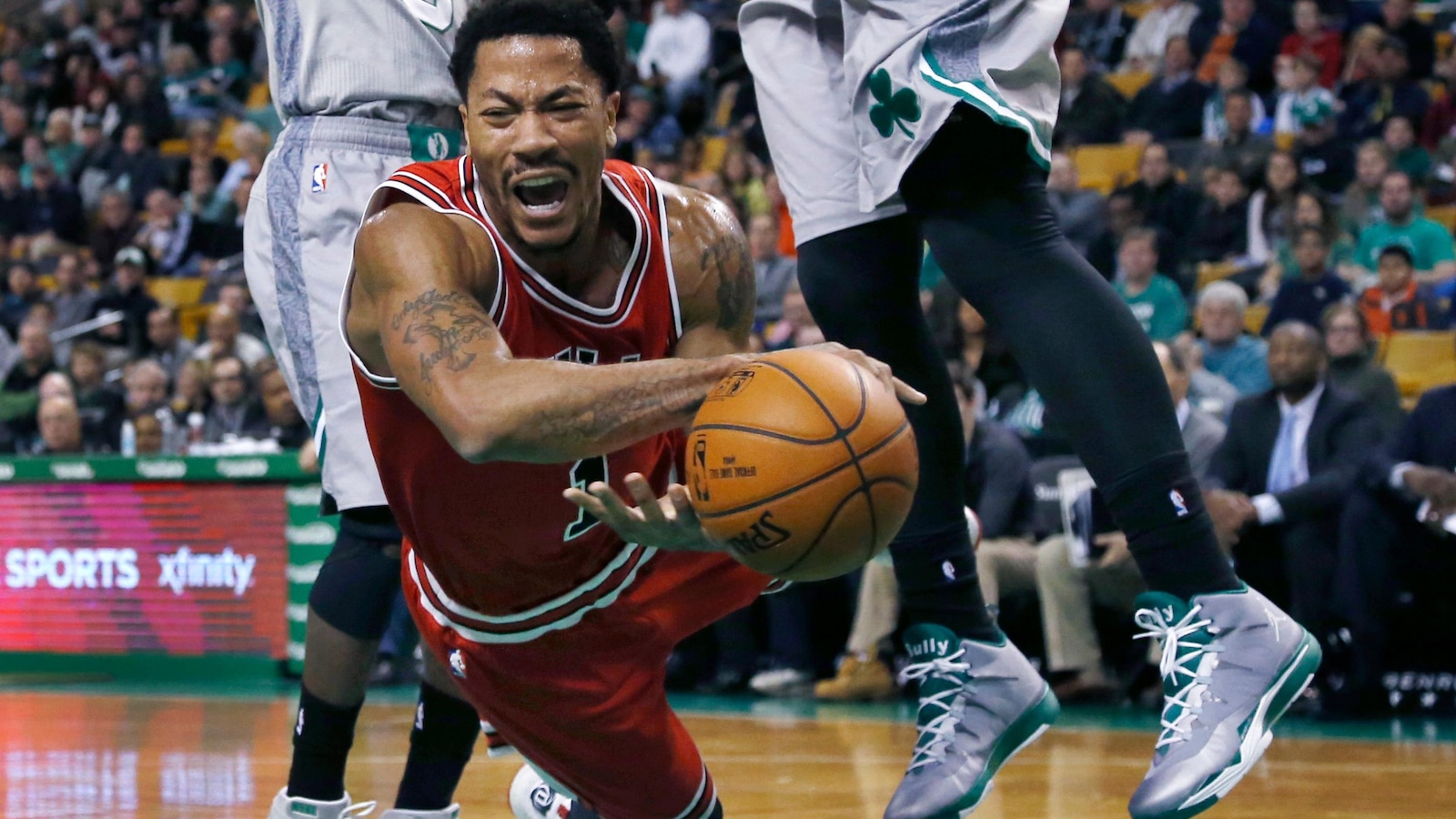 Derrick Rose, a No. 1 overall pick in 2008 and the 2011 NBA MVP, announces retirement