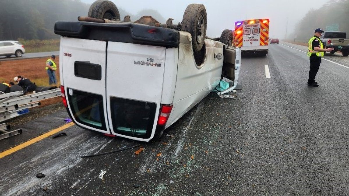 Freeport, Maine van rollover: 4 injured in I-295 crash