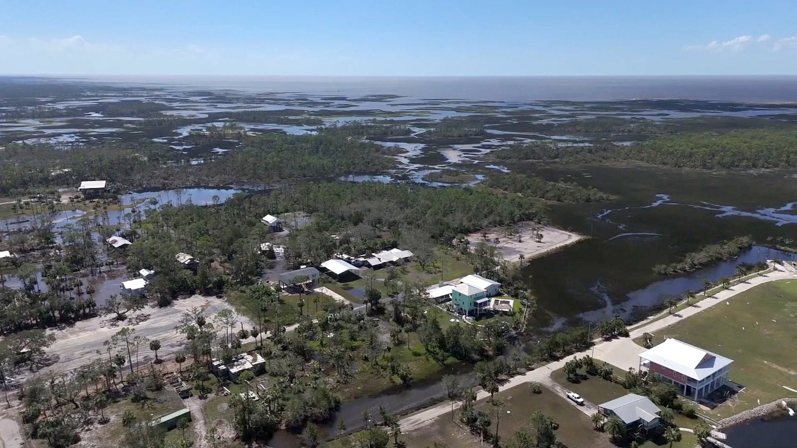 Florida residents pick up pieces after Hurricane Helene destroys homes