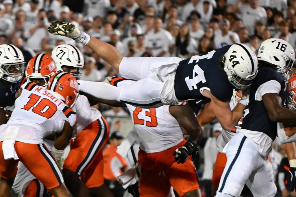 No. 19 Illinois loses to No. 9 Penn State 21-7