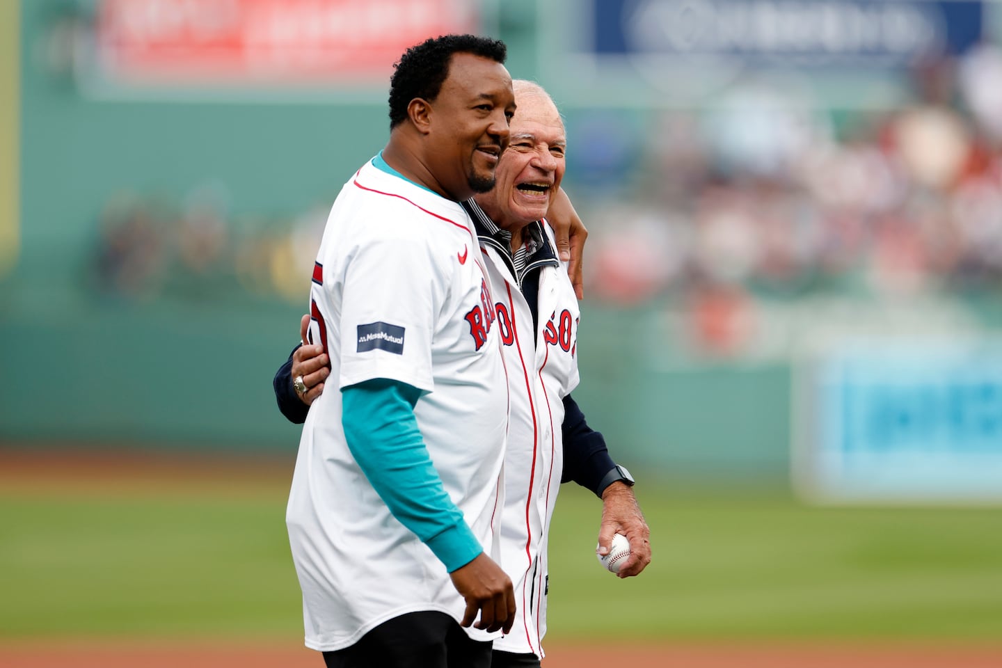 Retiring Red Sox radio voice Joe Castiglione got the send-off he so deserved