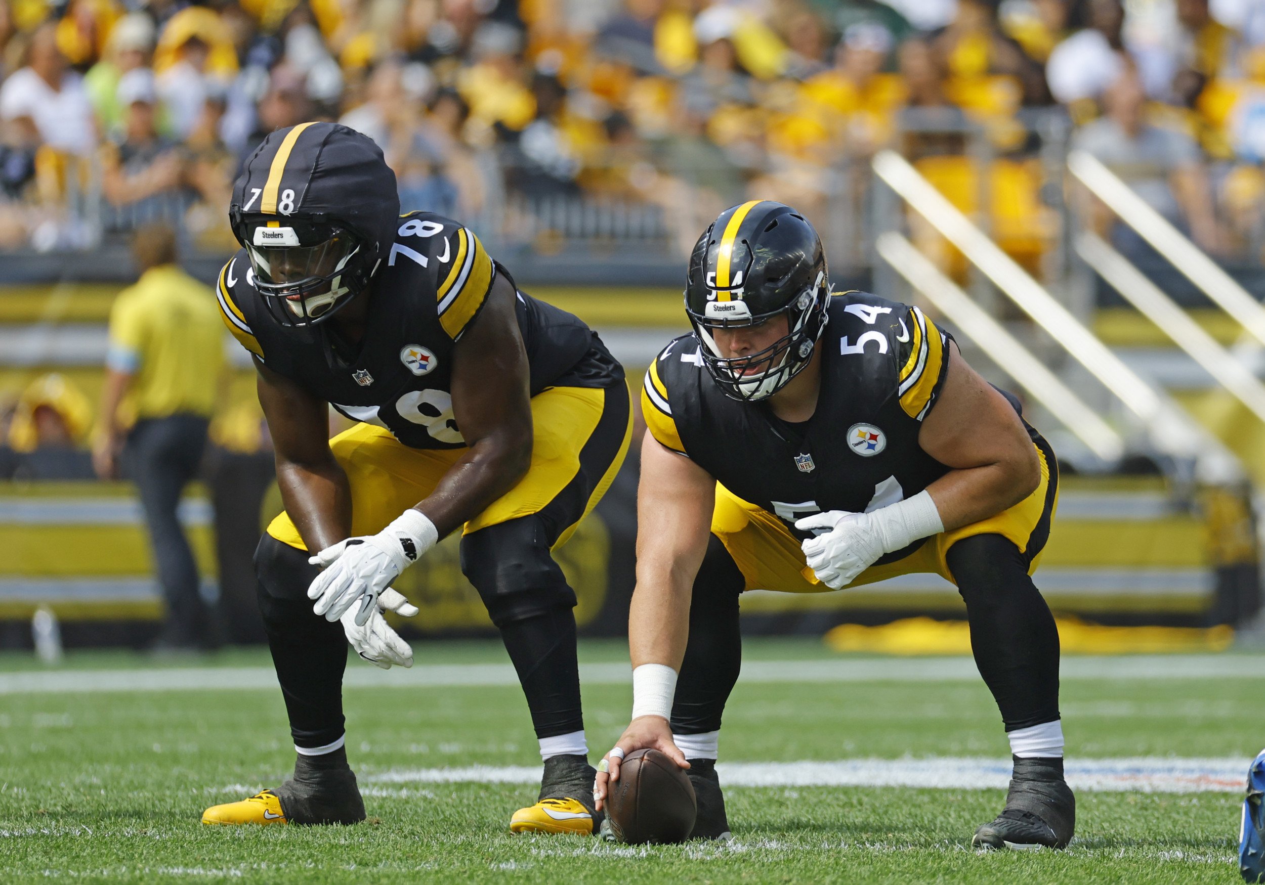 Steelers Starting OL Out For Season After Suffering Achilles Tear