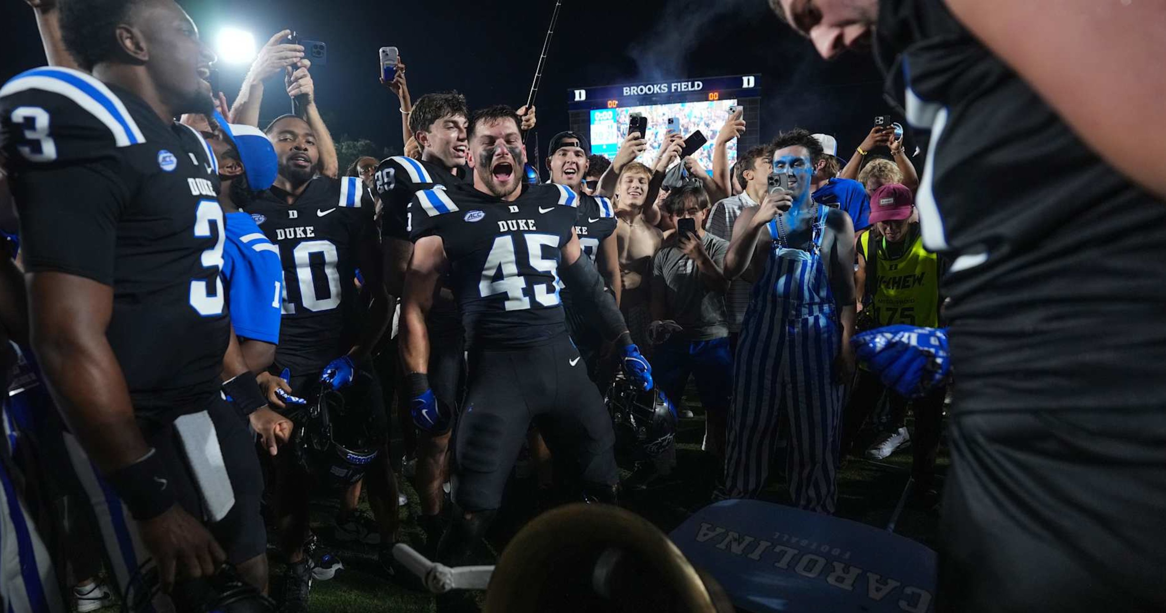 Photo: Duke Trolls UNC Football After 1-Point Win amid Historic CBB Rivalry