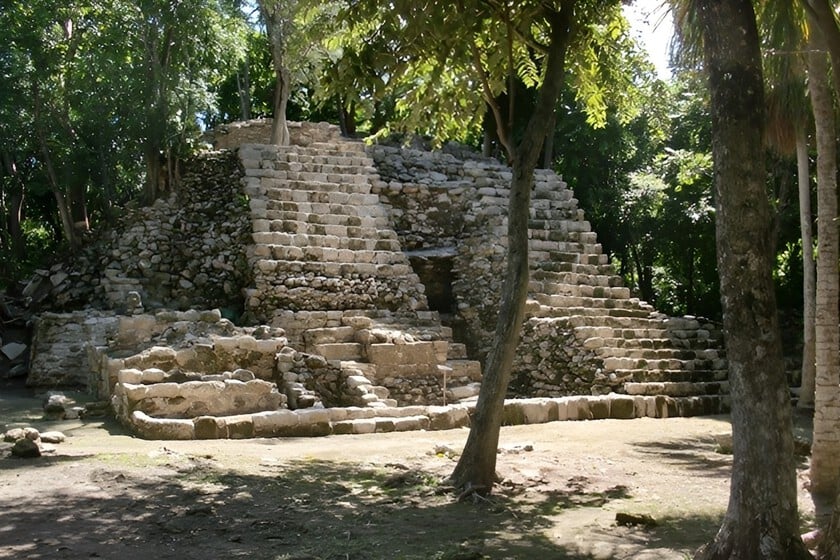 Oxtankah es una ciudad casi olvidada. Antes de que llegaran los españoles, era una de las joyas de la corona de Yucatán