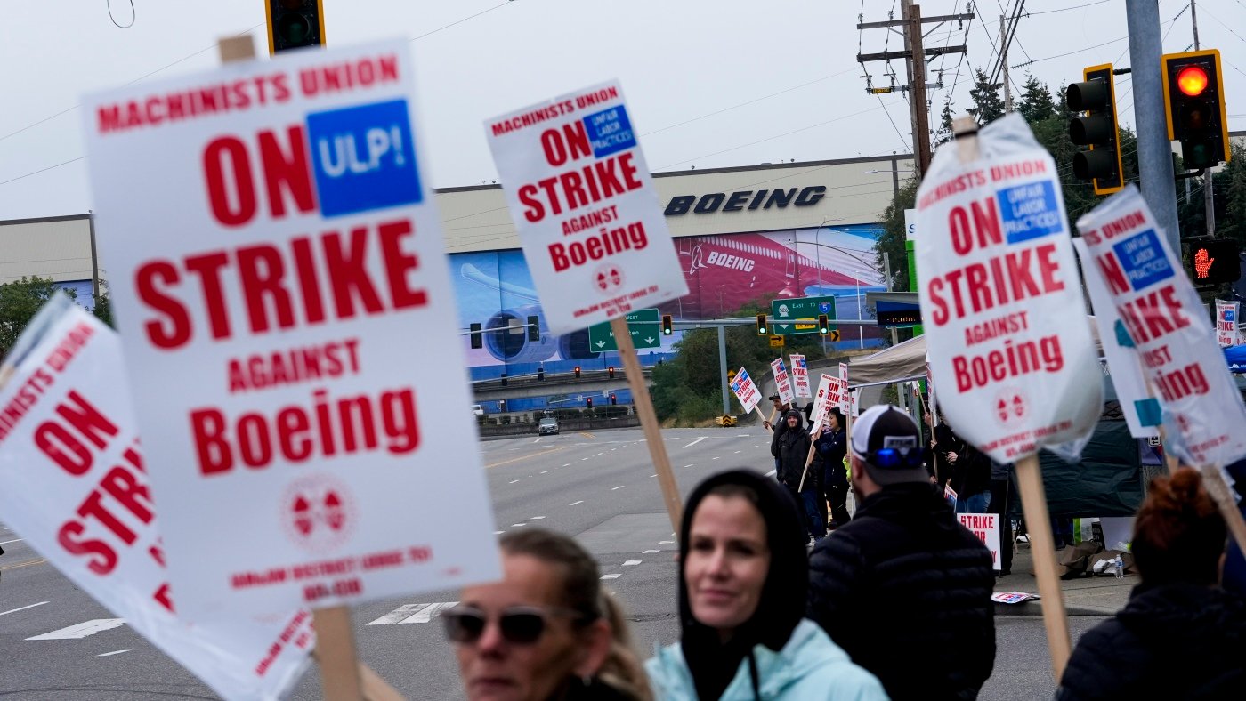 Boeing makes a 'final offer' to striking workers, but union says it's not good enough