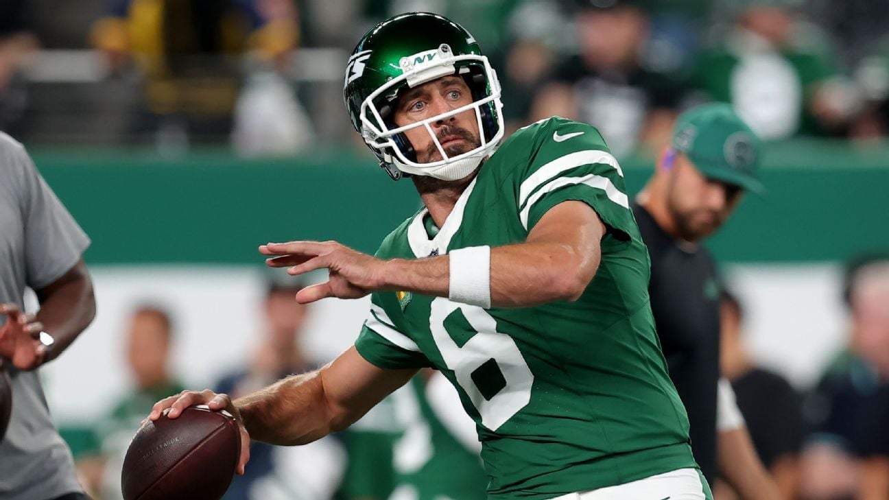 Aaron Rodgers dazzles in Jets home-opening win over Patriots