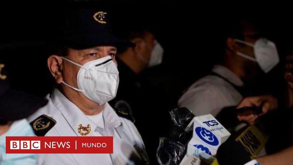 Muere en un accidente de helicóptero el director general de la policía de El Salvador, un funcionario clave en "la guerra contra las pandillas" de Bukele