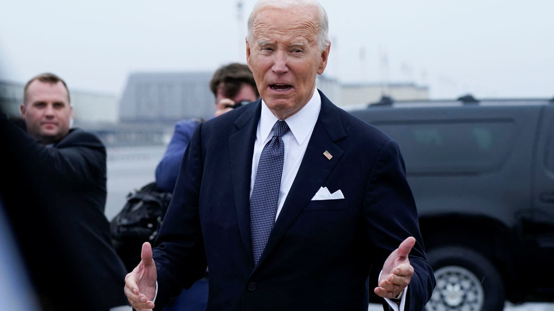 Biden says he won't intervene if port workers go on strike