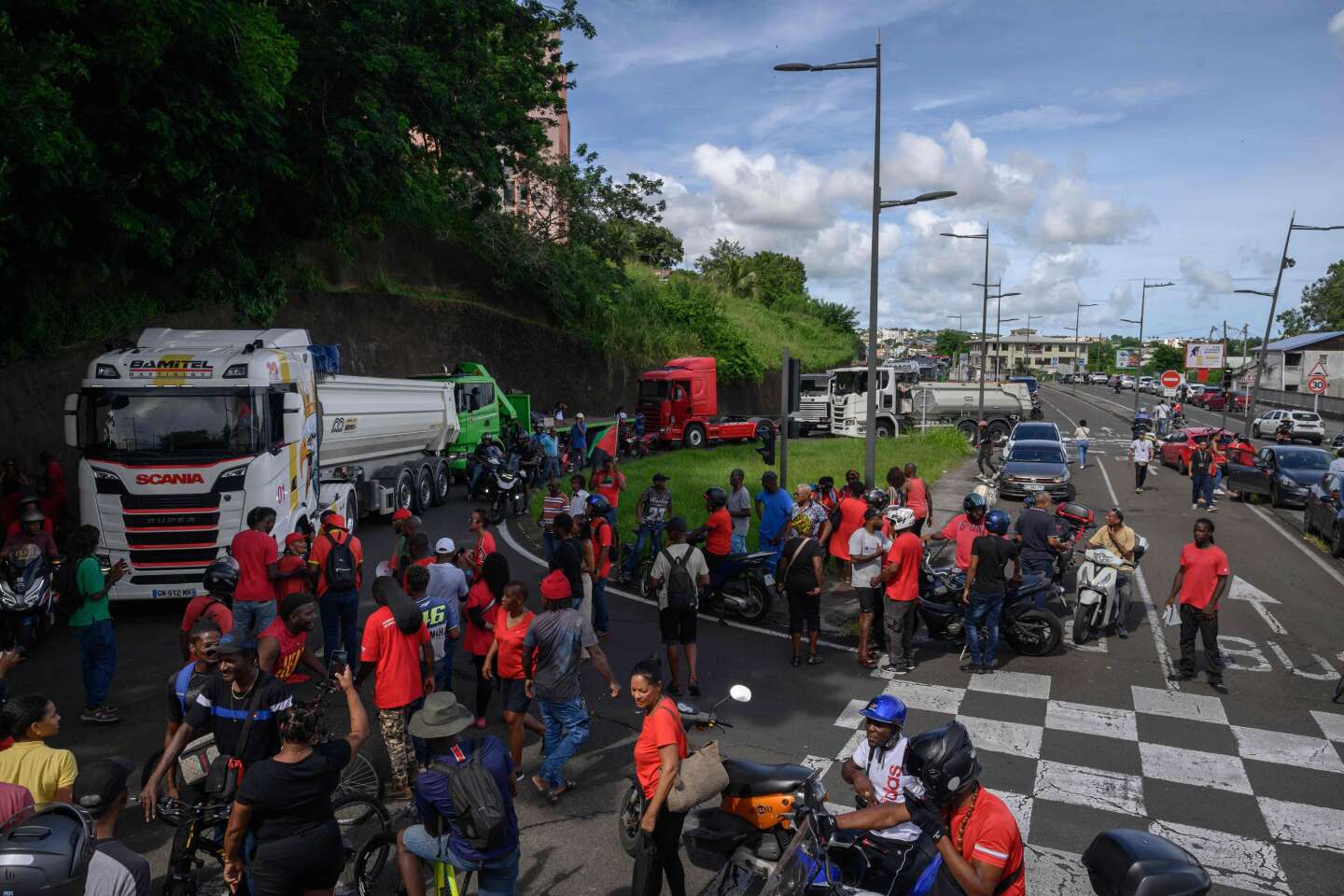 A la Martinique, retour au calme après « un déferlement inédit de violences »