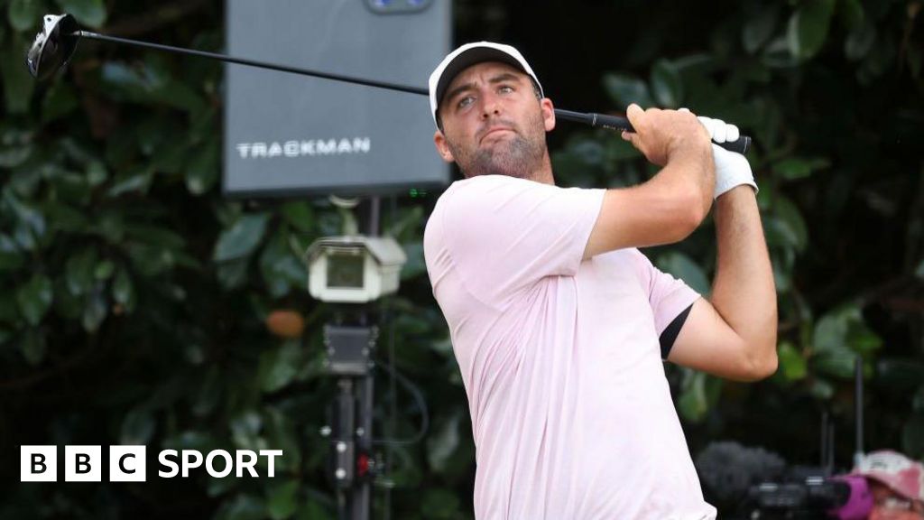 Scheffler's lead cut to four at Tour Championship