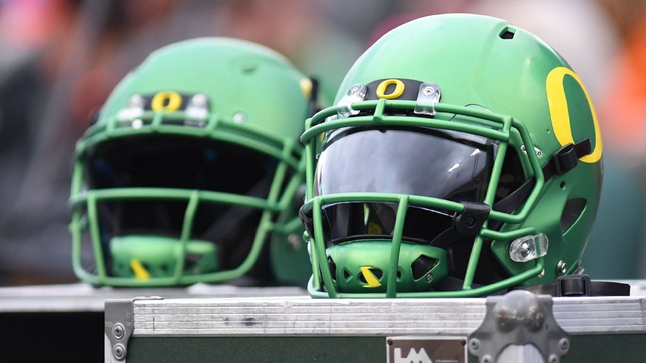 Oregon picks up O-lineman Douglas Utu in flip from Tennessee