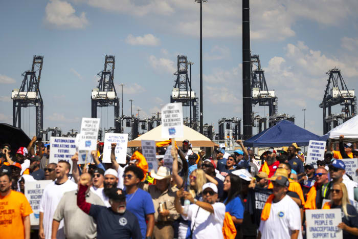 The president could invoke a 1947 law to try to suspend the dockworkers' strike. Here's how