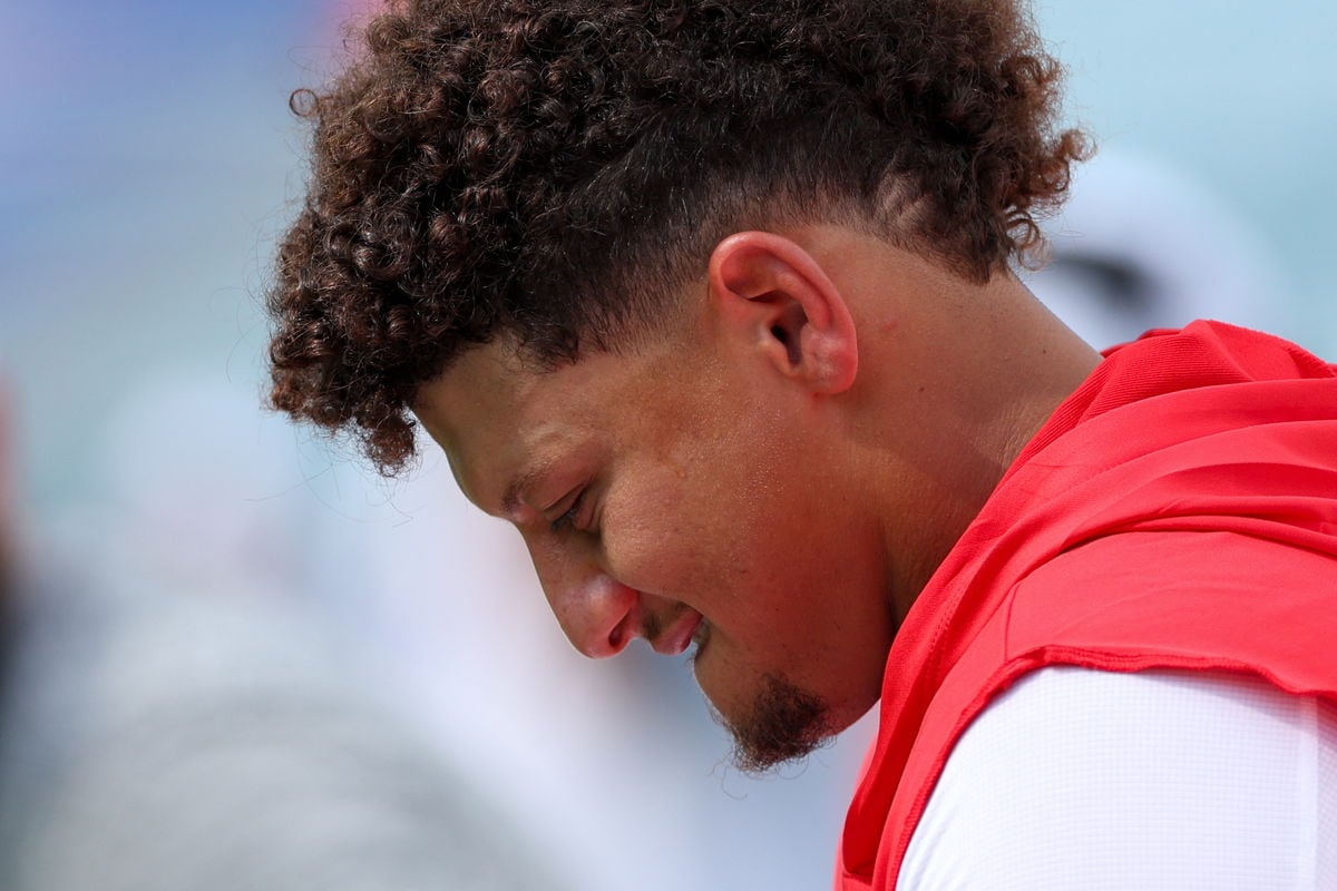 Andy Reid Breaks Silence on Patrick Mahomes’ ‘Stinkers’ As Chiefs HC Sets the Record Straight on QB’s Struggles