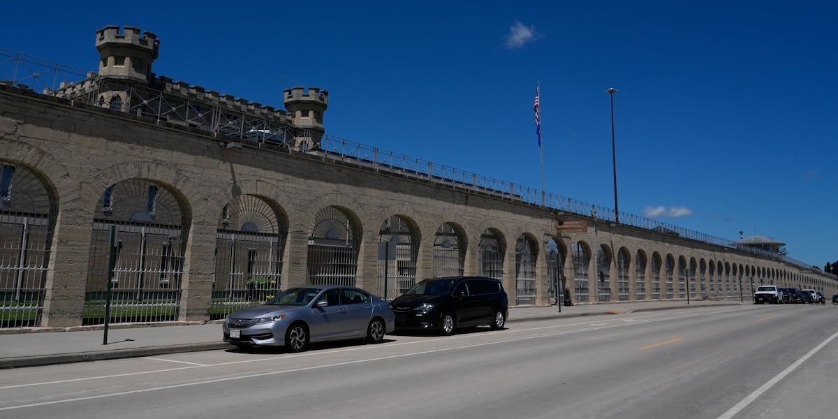 Guard charged in 2 deaths at troubled Wisconsin prison pleads no contest to reduced charge