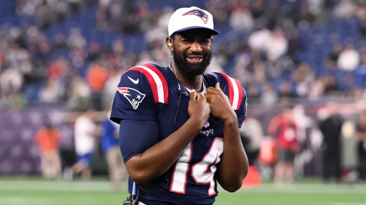 Patriots OC Hands ‘Disrespected’ Jacoby Brissett More Responsibility After David Andrews Injury Blow