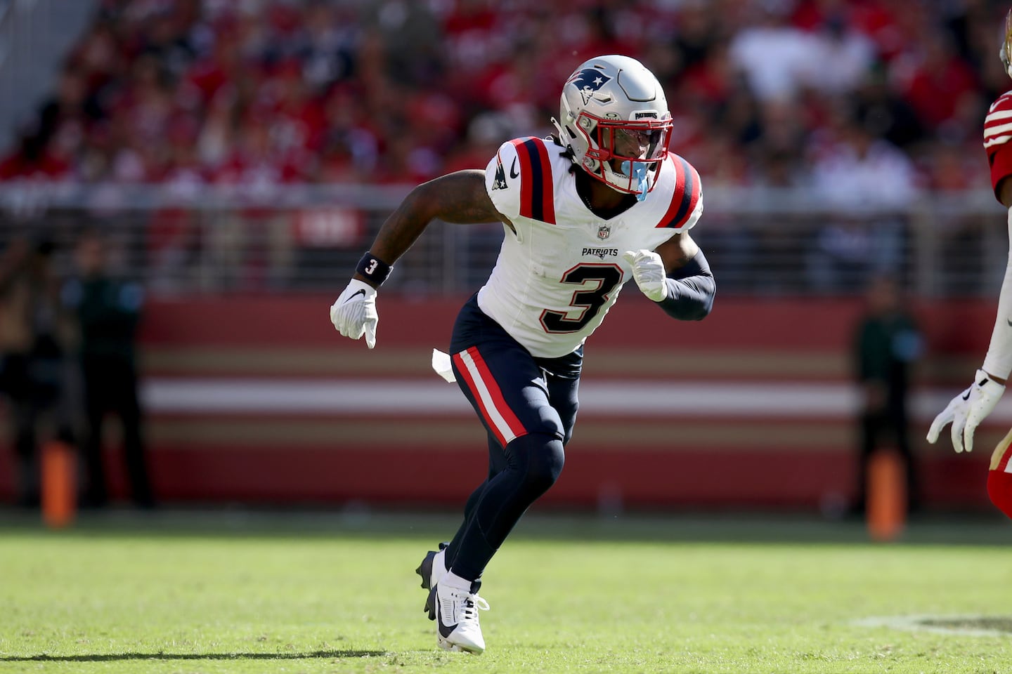 DeMario Douglas apologizes for on-field frustrations during Patriots’ loss to 49ers