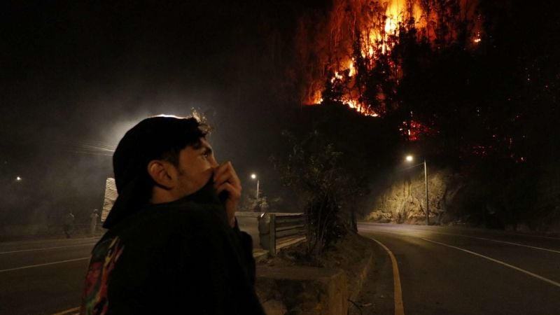 Detienen a un segundo hombre presuntamente involucrado en los incendios en Quito