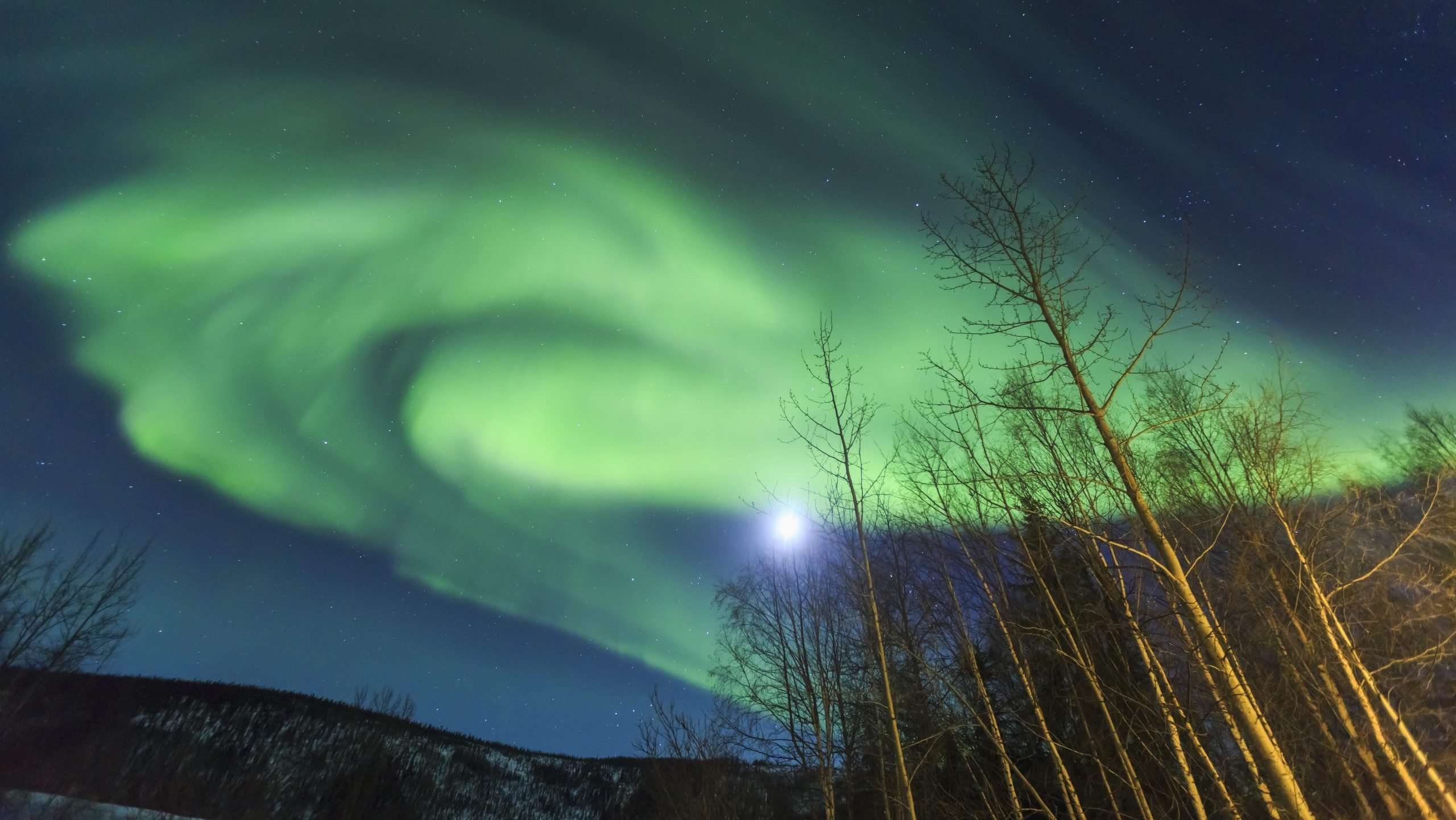 Keep your eyes on the sky for upcoming aurora as far south as Illinois and Oregon