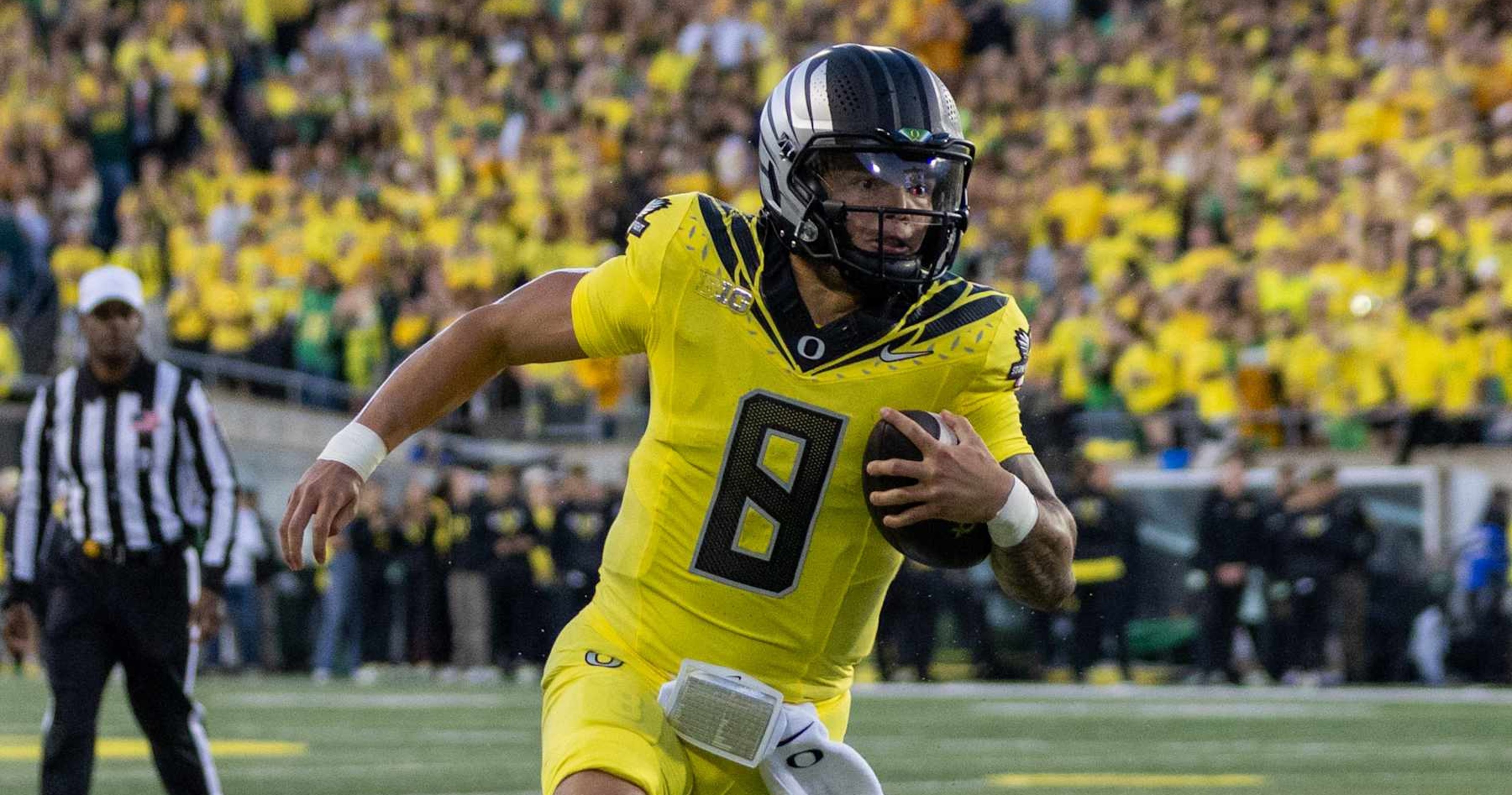 Oregon's Dillon Gabriel Throws 2 1st-Half INTs as CFB Fans Criticize QB vs. MSU