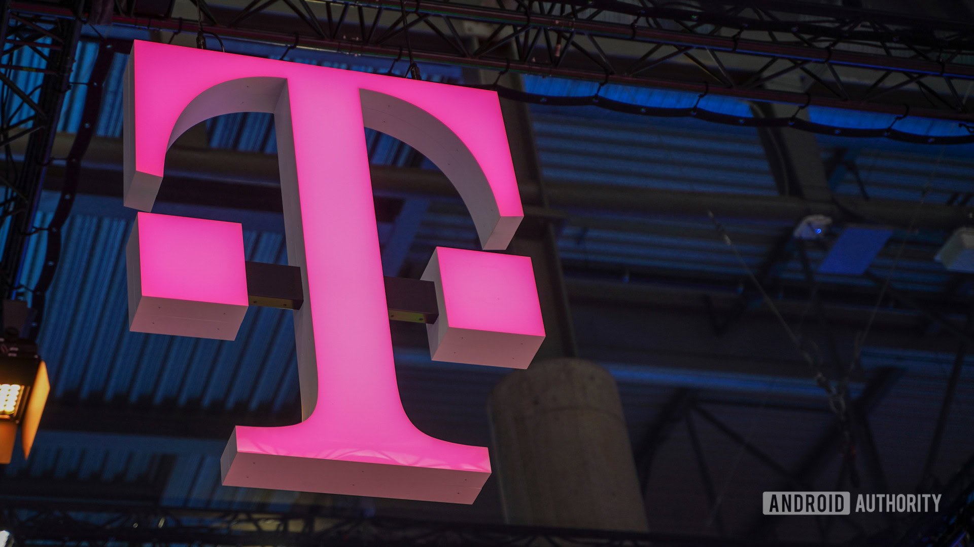 T-Mobile follows up Verizon with a network outage of its own