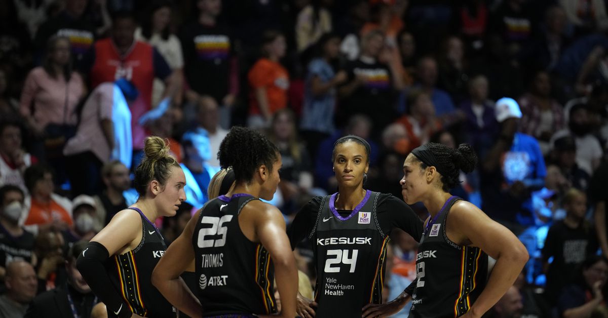 Ty Harris leads Sun to win over Lynx, helping Connecticut avoid WNBA playoff elimination