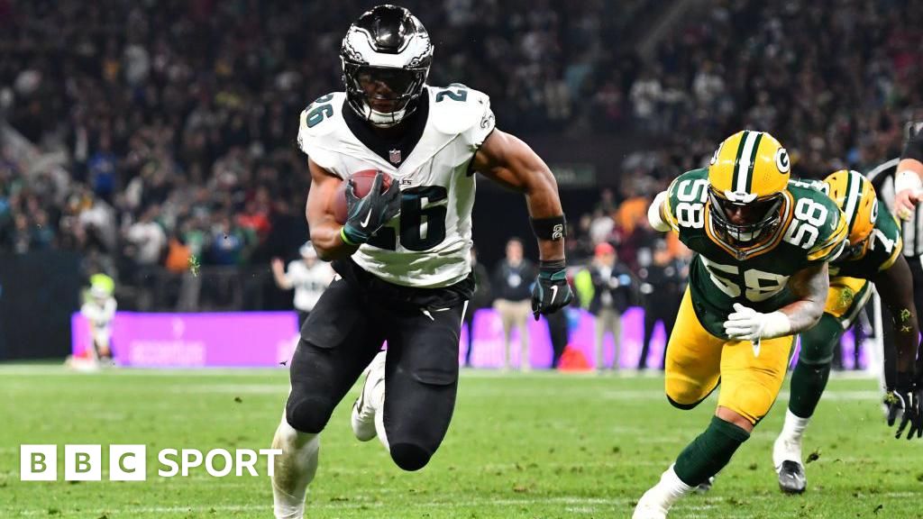 Barkley stars on debut as Eagles beat Packers in Brazil