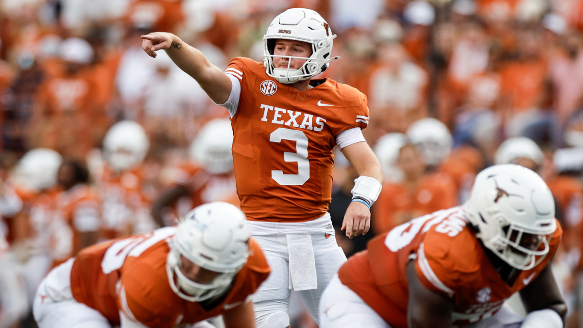 AP Top 25 poll: Texas reclaims No. 1, Alabama falls, Oregon joins top three in college football rankings