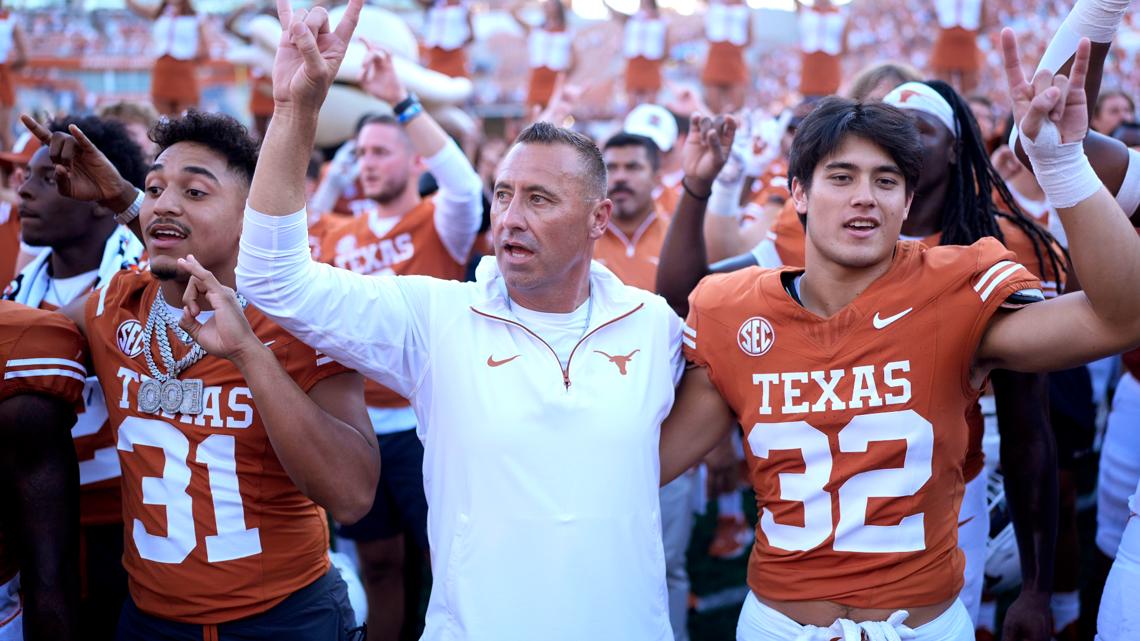 AP Top 25 list: Texas returns to No. 1 as Alabama drops to No. 7