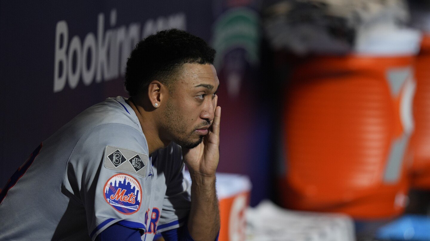 Mets bullpen fails to hold lead in 8th inning, blows Game 2 in 9th to Phillies.