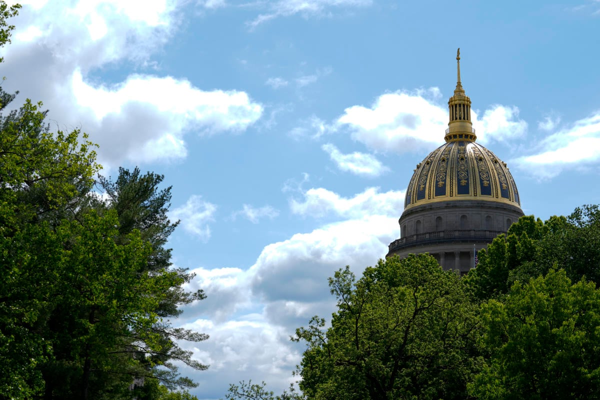 West Virginia lawmakers delay taking up income tax cut and approve brain research funds