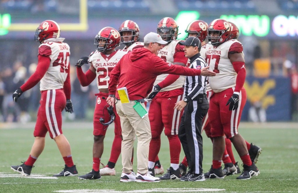 Brent Venables Gives Crucial Update on WR Injuries as Unbeaten Texas Challenge Nears