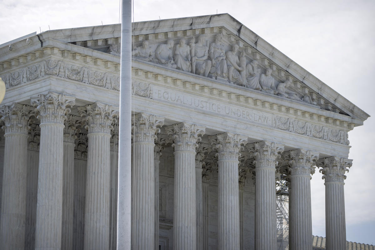 Supreme Court lets stand a decision barring emergency abortions that violate Texas ban