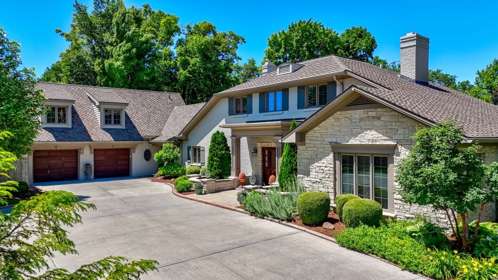 Ottawa 4-bedroom home overlooking Illinois River: $1.6M