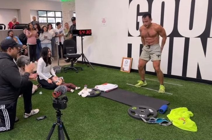 Oregon man completes 1,027 chest-to-ground burpees in one hour