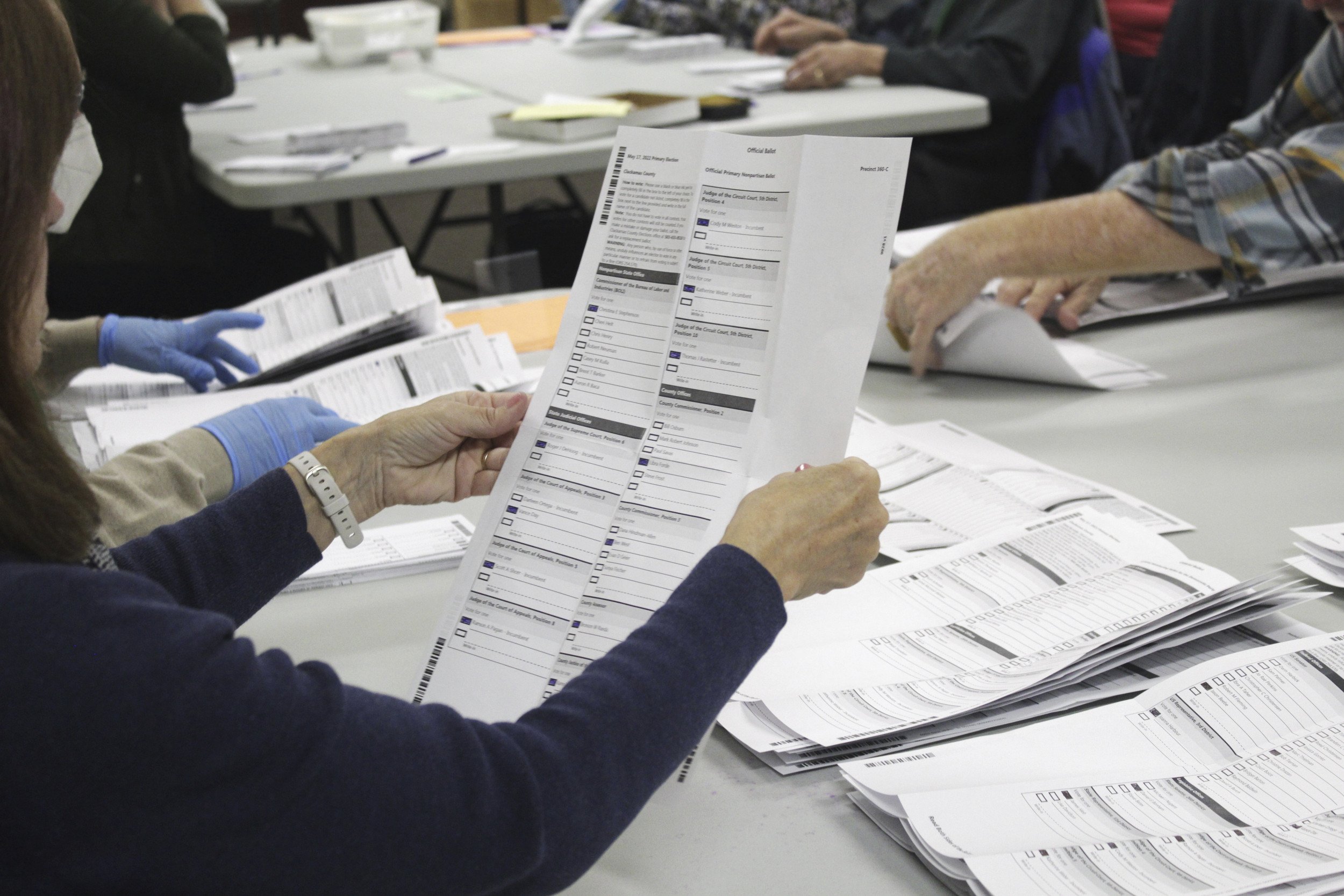 Oregon Strikes Hundreds From Voter Rolls