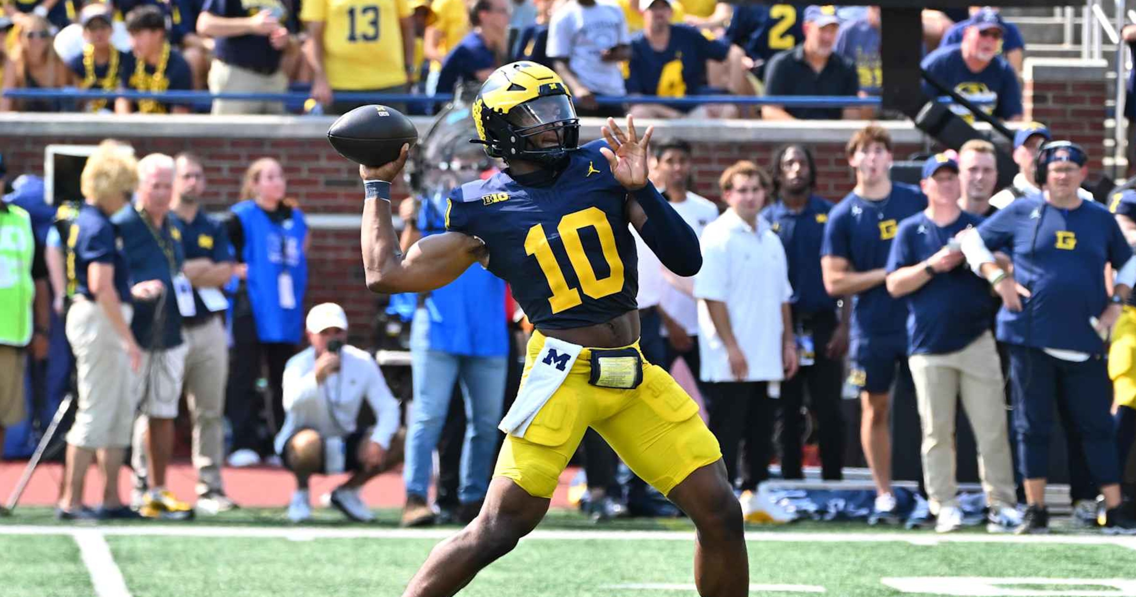 Michigan's Alex Orji to Replace Davis Warren as QB1 vs. USC, Says Sherrone Moore