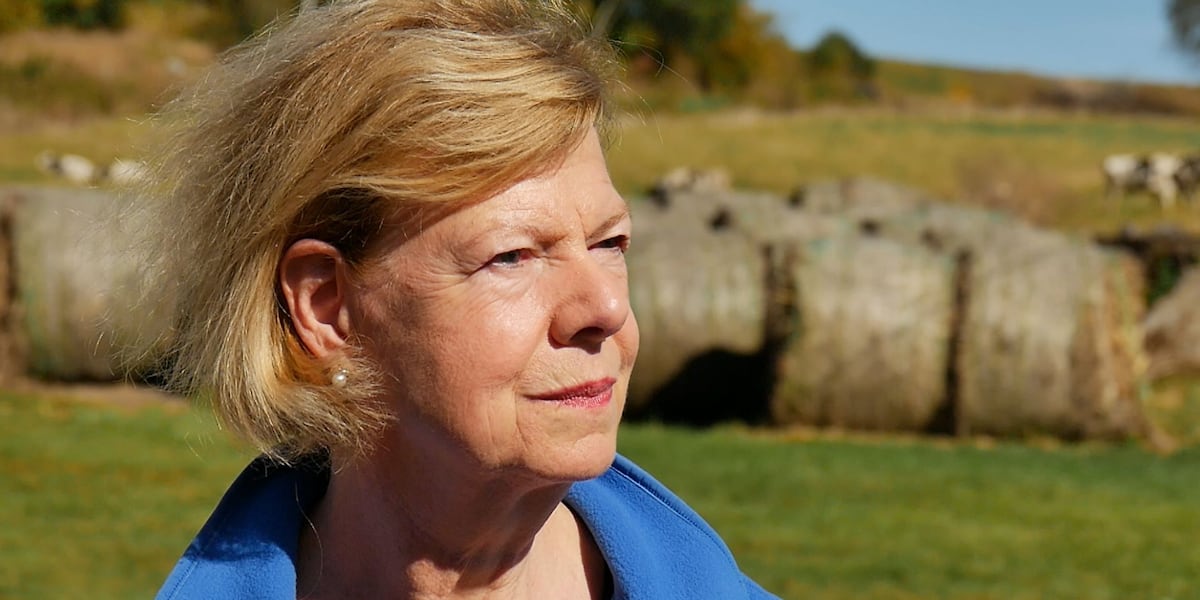 Sen. Baldwin visits Fall Creek farm