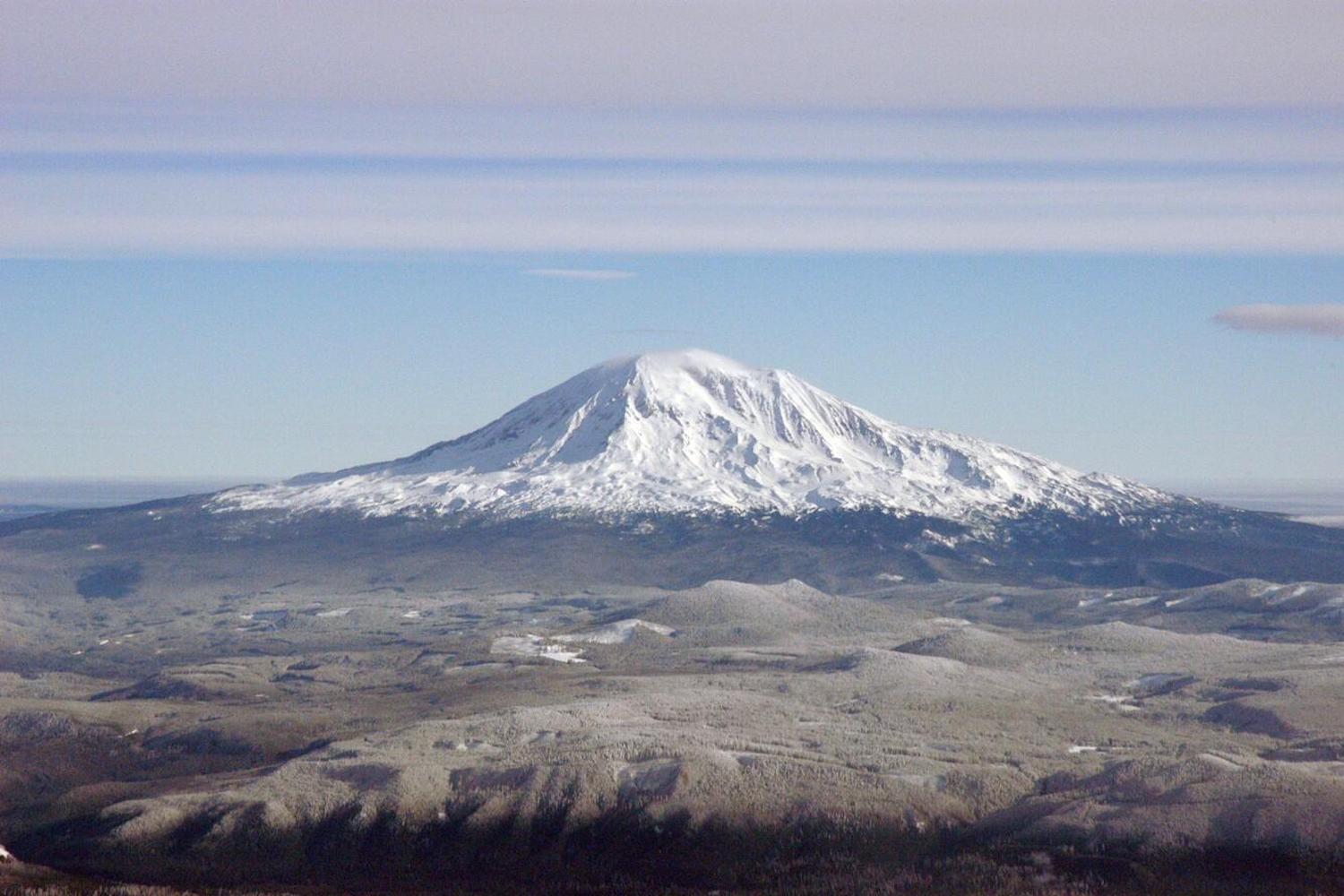 Washington’s ‘Forgotten Giant’ Volcano Stirs: Surge in Quakes Prompts Increased Monitoring