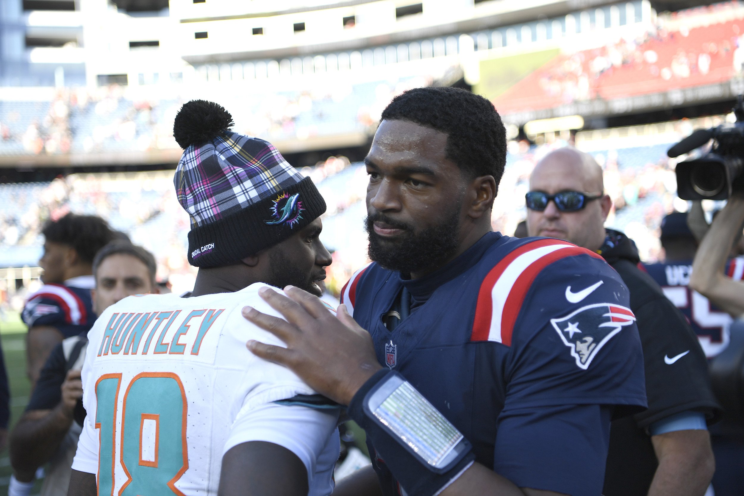 Patriots' Jacoby Brissett Responds to Being Benched for Rookie Drake Maye