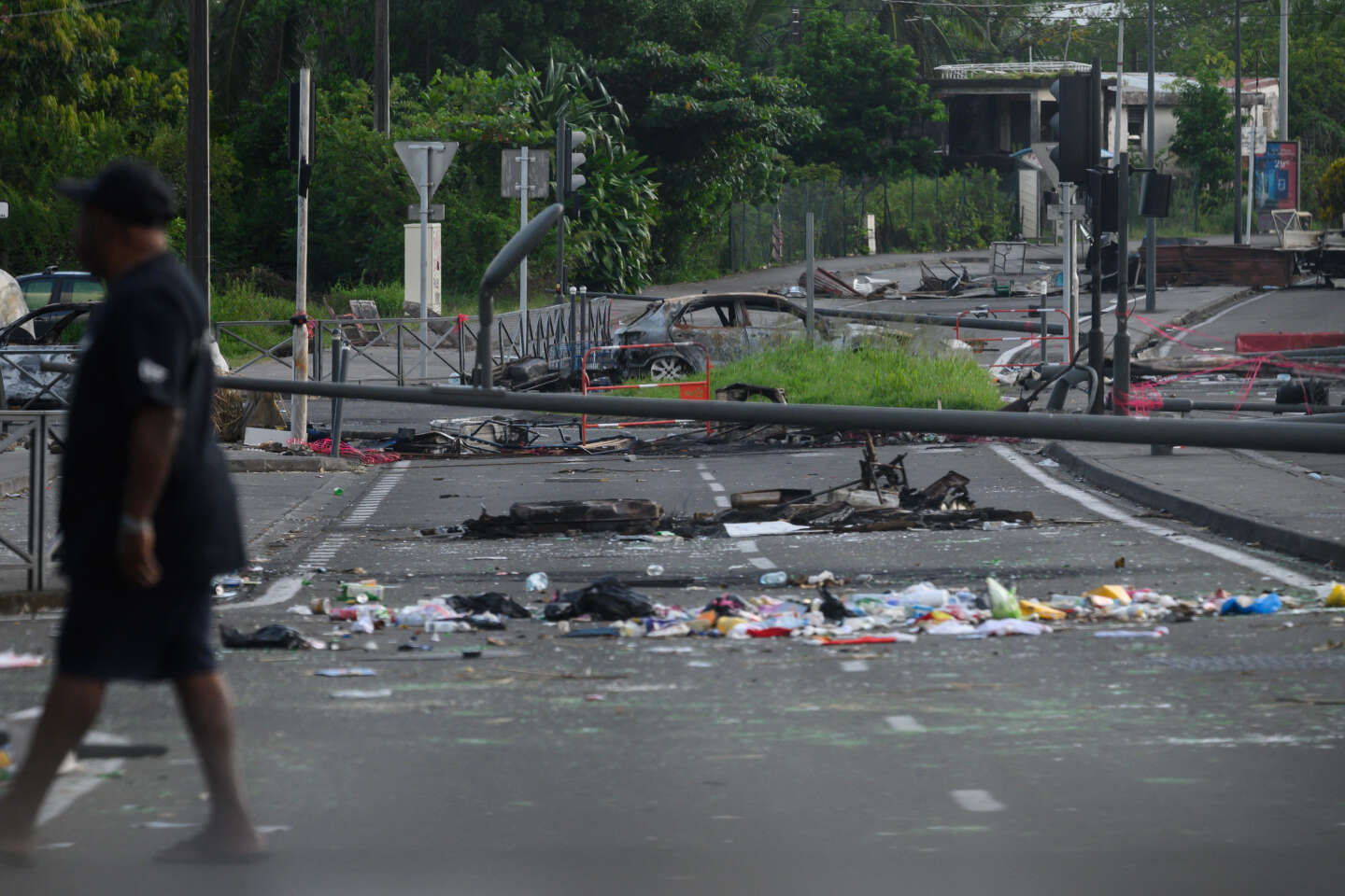 Martinique : quatre gendarmes légèrement blessés lors d’affrontements avec des militants contre la vie chère