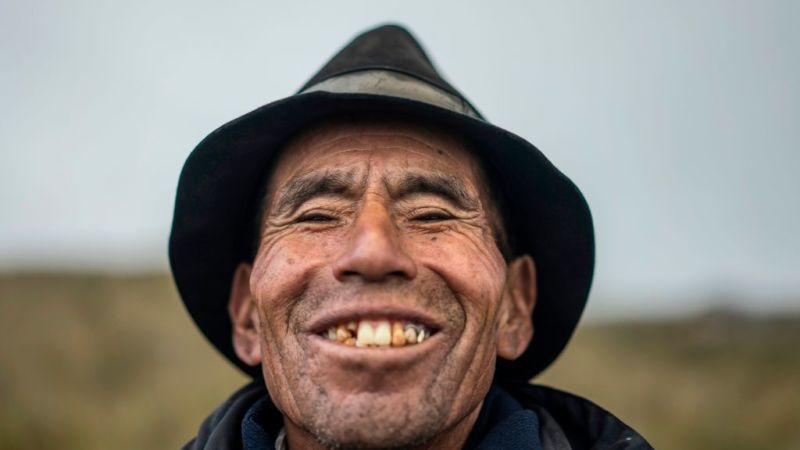 Muere en Ecuador Baltazar Ushca, "el último hielero" del volcán Chimborazo