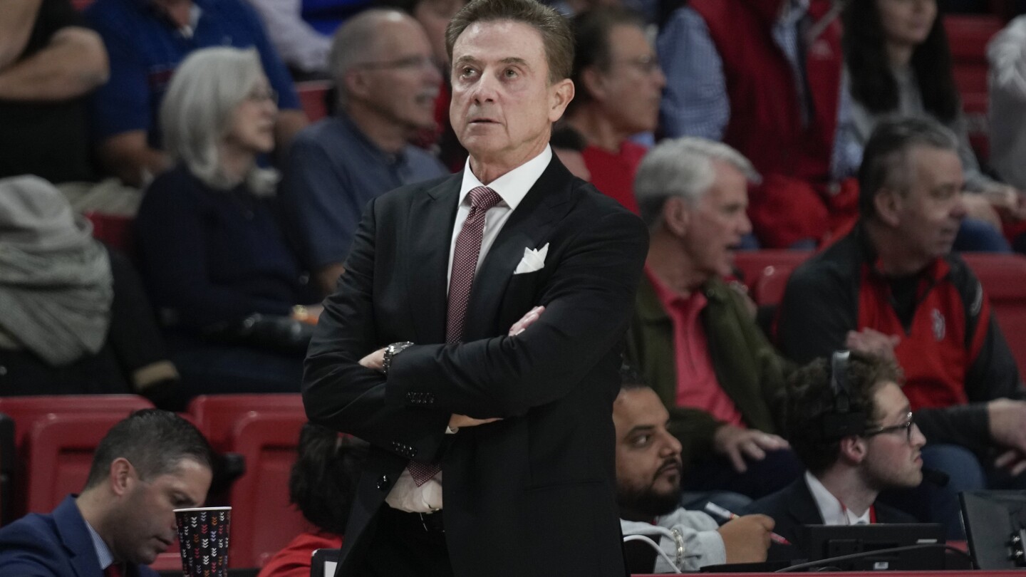 Rick Pitino makes surprise visit to Kentucky, says 'I'm so happy to be back' to support Mark Pope